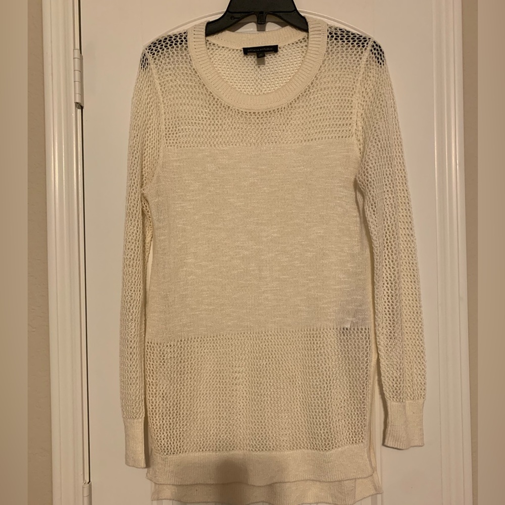 LIKE NEW Banana Republic Cream Long Sleeve Crewneck Lightweight Sweater Medium